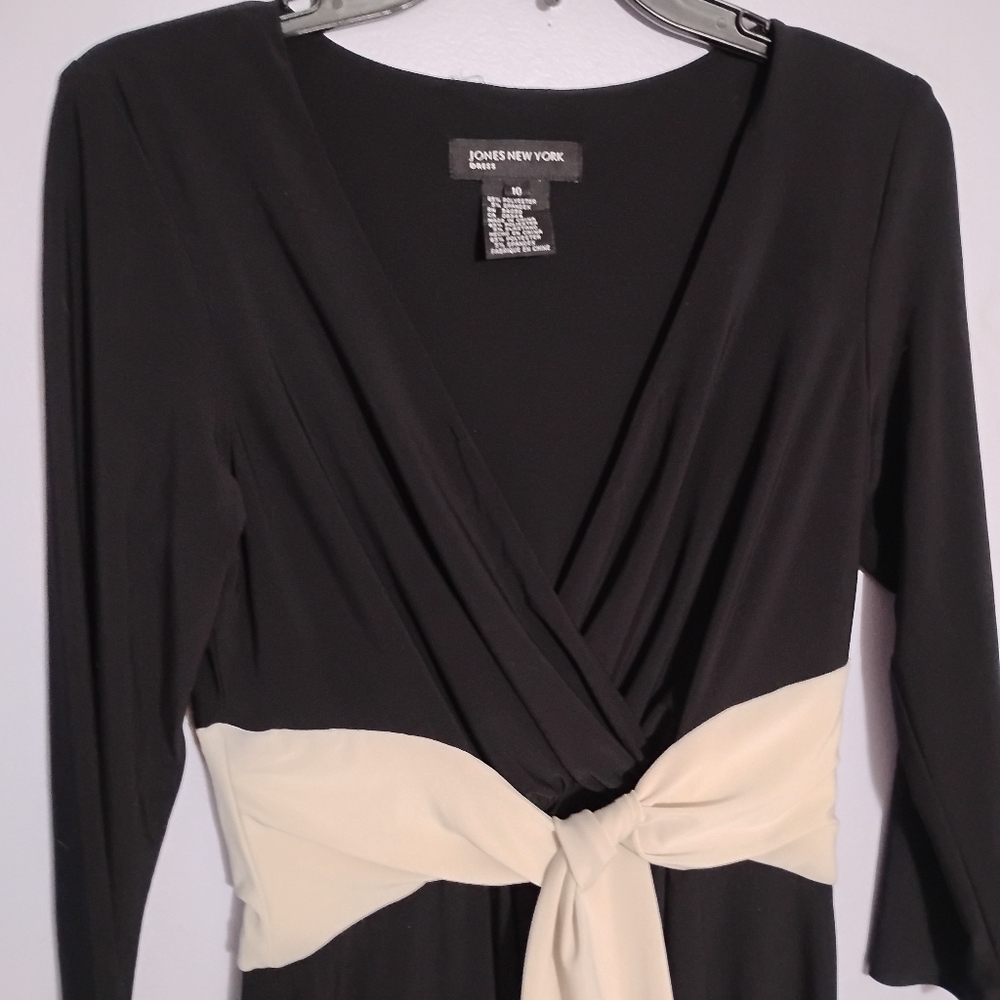 Jones New York Black and Cream Long Sleeve Dress with Tie Front - Picture 2 of 8